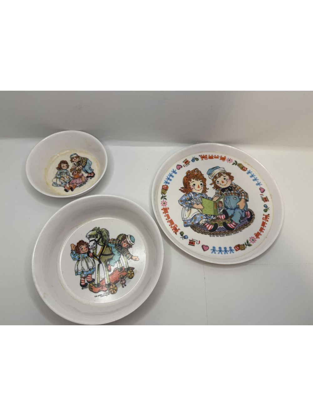 Vintage Oneida Deluxe Children's Plate and Bowls Set